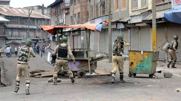 Terrorism In Kashmir Frontline   FL16NOORANI1